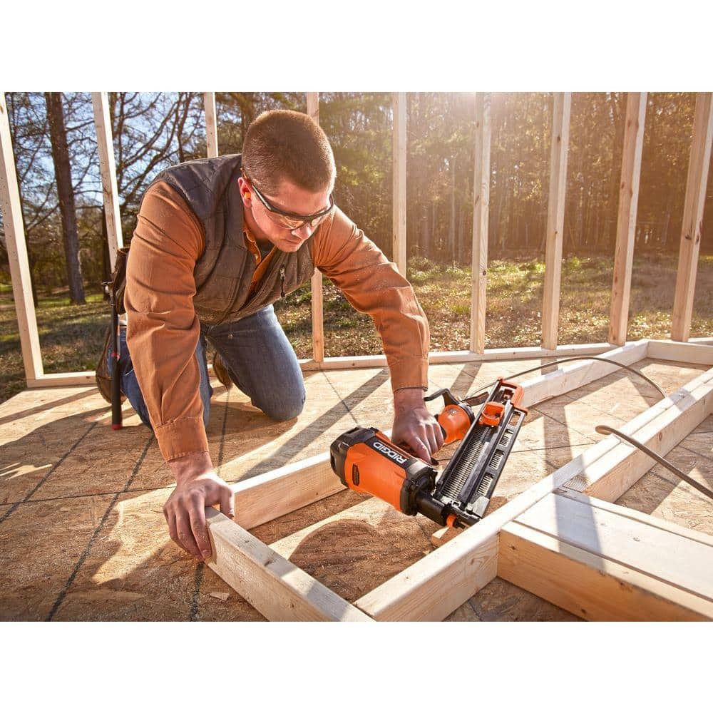 Pneumatic 21-Degree 3-1/2 in. Round Head Framing Nailer
